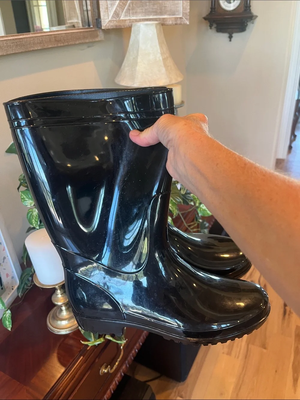 Black Rain Boots Men’s 9.5 Mid Calf Waterproof Anti Slip Rubber